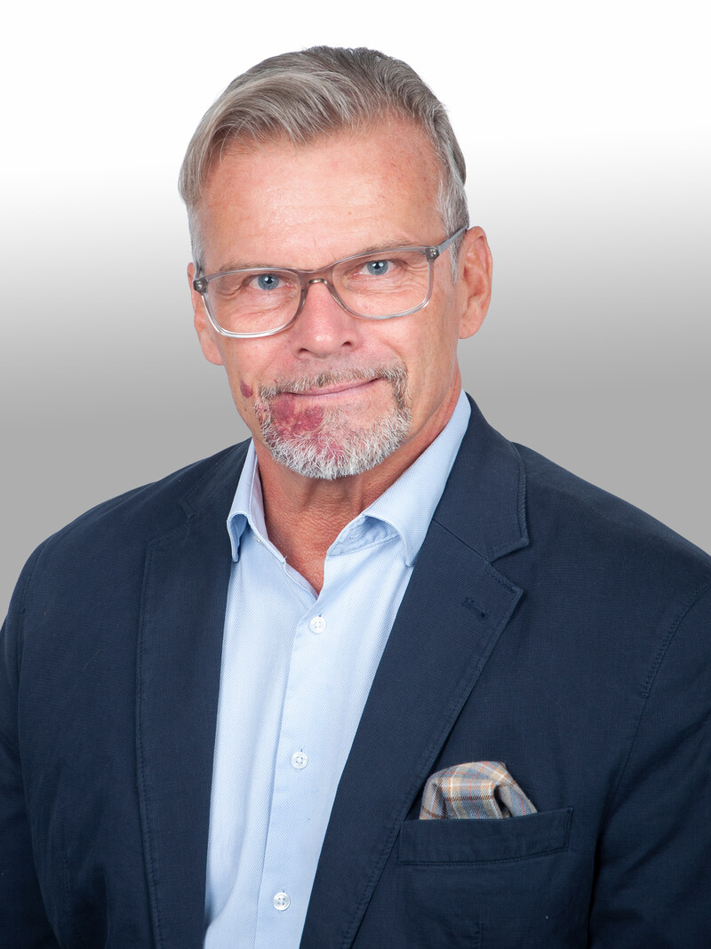 Mag. Wolfgang Neu, Verkauf bei Best-Wellness